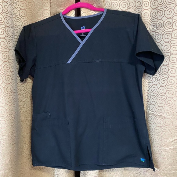 Maven Scrub Tops - Picture 1 of 2